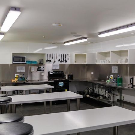 The Bealey Quarter Motel Christchurch Dış mekan fotoğraf A typical kitchen at a culinary school