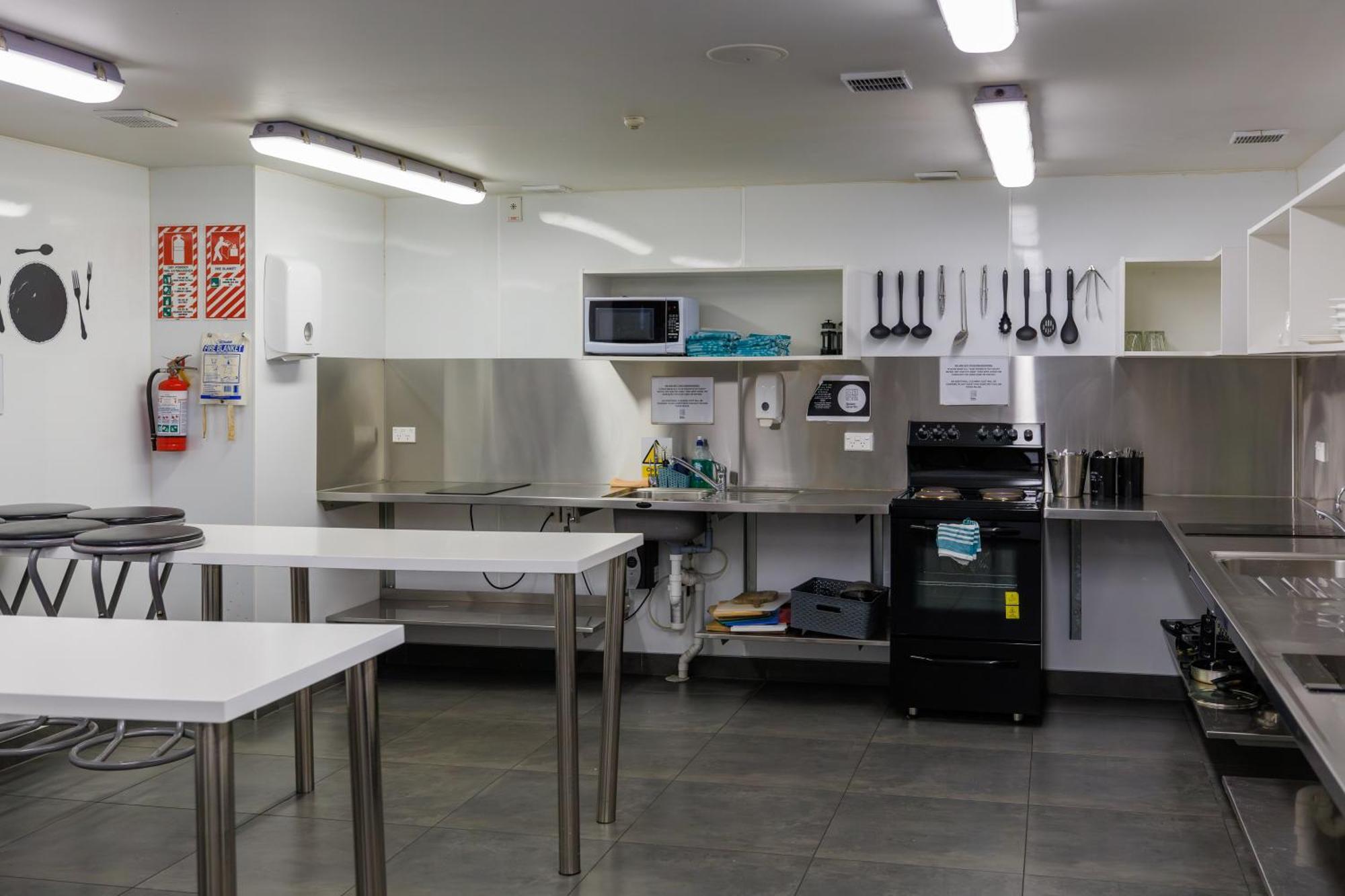 The Bealey Quarter Motel Christchurch Dış mekan fotoğraf The kitchen at the station
