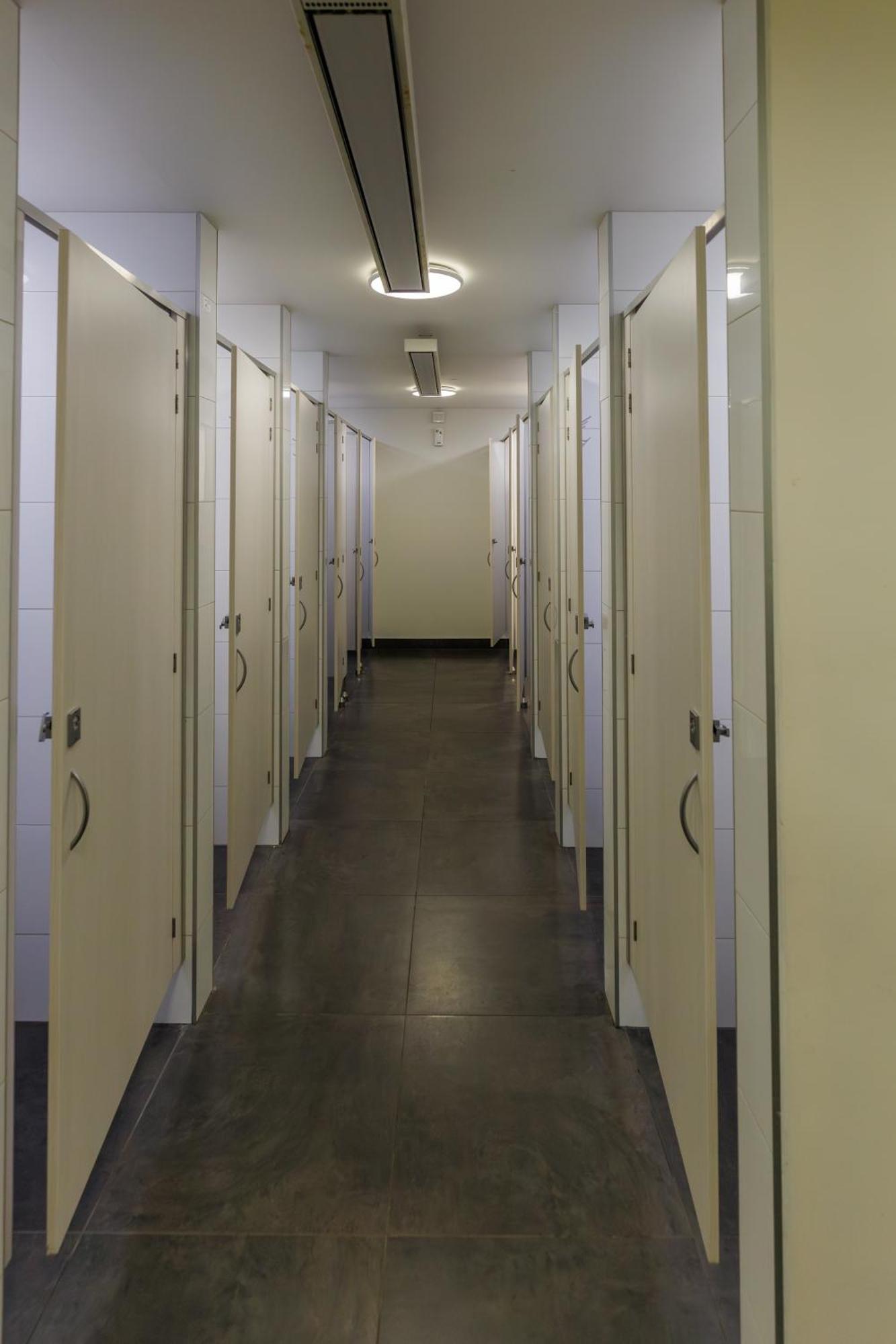 The Bealey Quarter Motel Christchurch Dış mekan fotoğraf A corridor of cells at HMP Belmarsh